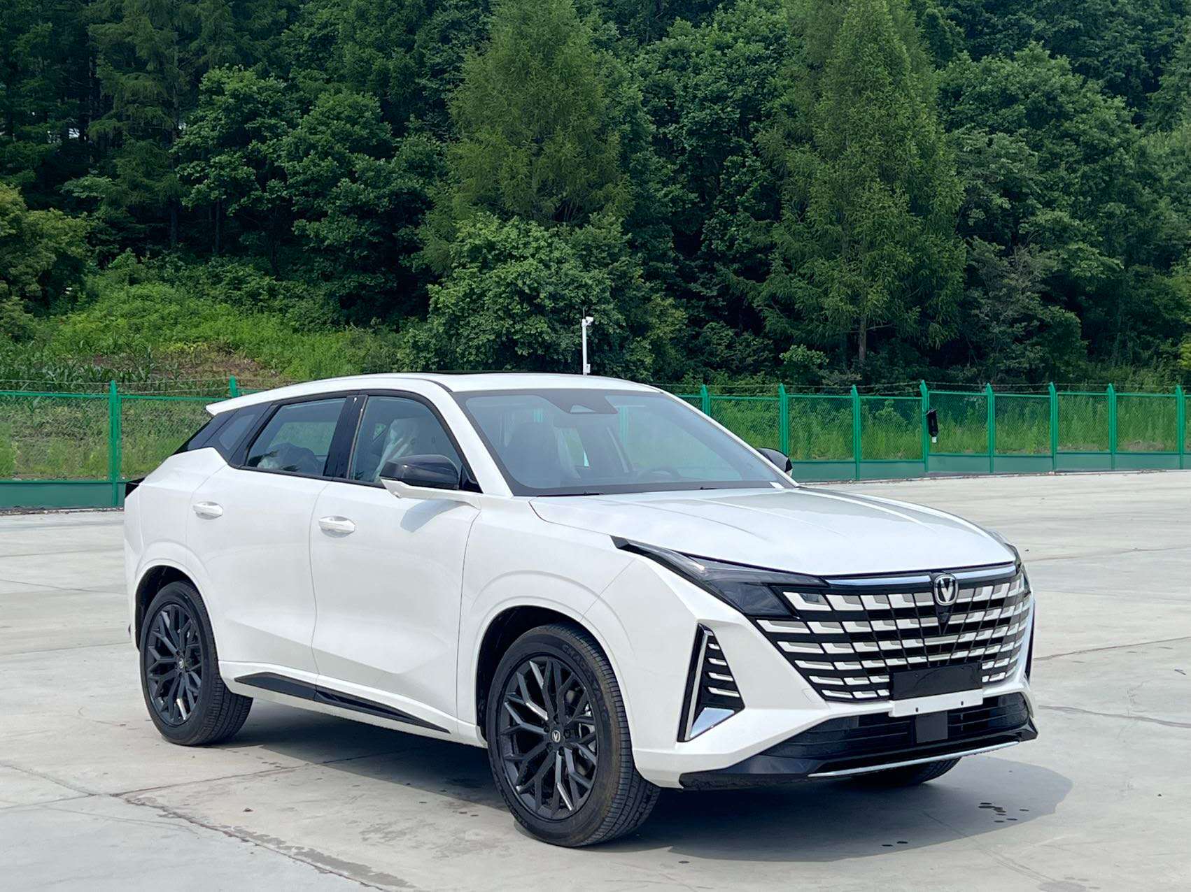 Фото 2 Changan UNI-Z