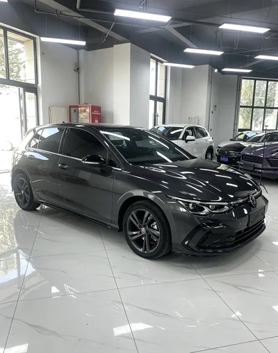 Фото 1 Volkswagen Golf R-Line