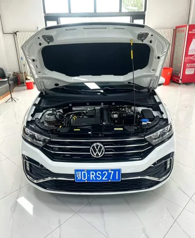 Фото 19 Volkswagen T-Roc
