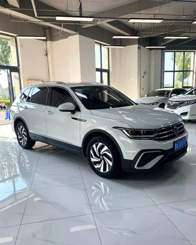 Фото 1 Volkswagen Tiguan L